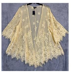 NWT Torrid Yellow Lace Kimono Top 5X 6X 5/6 Fairy Beach Dainty